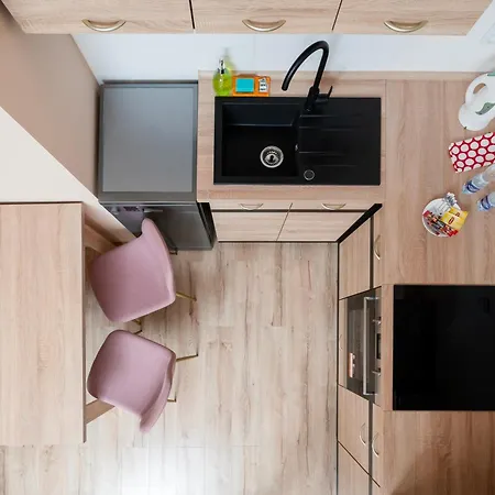 Pogonowskiego Beige By Bookinghost