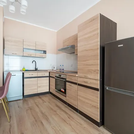 Pogonowskiego Beige By Bookinghost