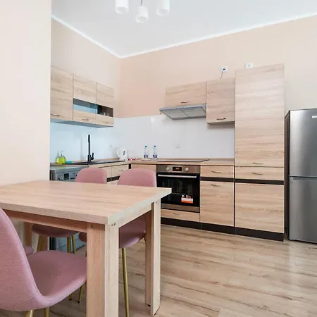 Pogonowskiego Beige By Bookinghost * Łódź