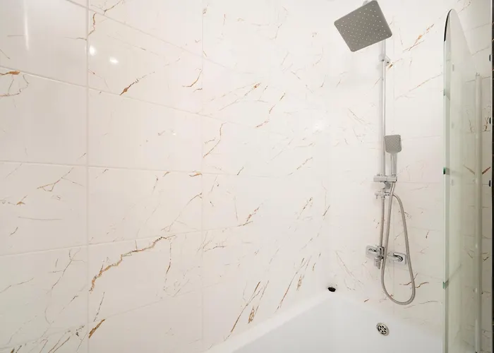 Pogonowskiego Beige By Bookinghost Daire