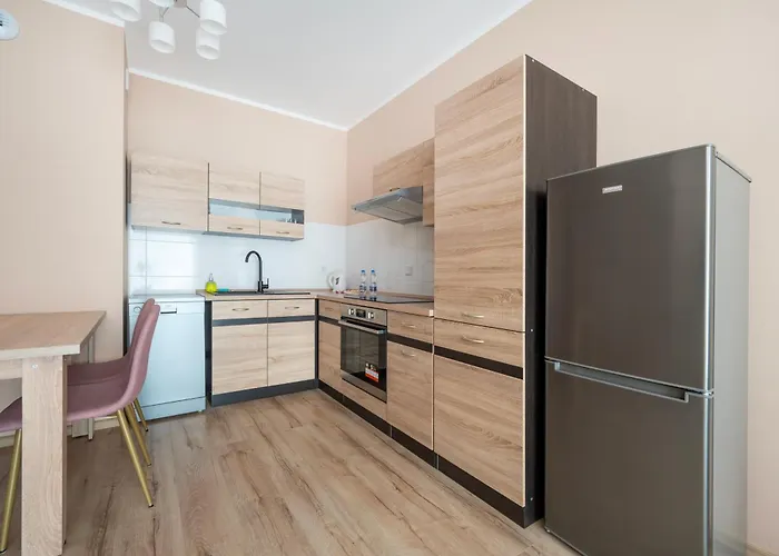 Pogonowskiego Beige By Bookinghost