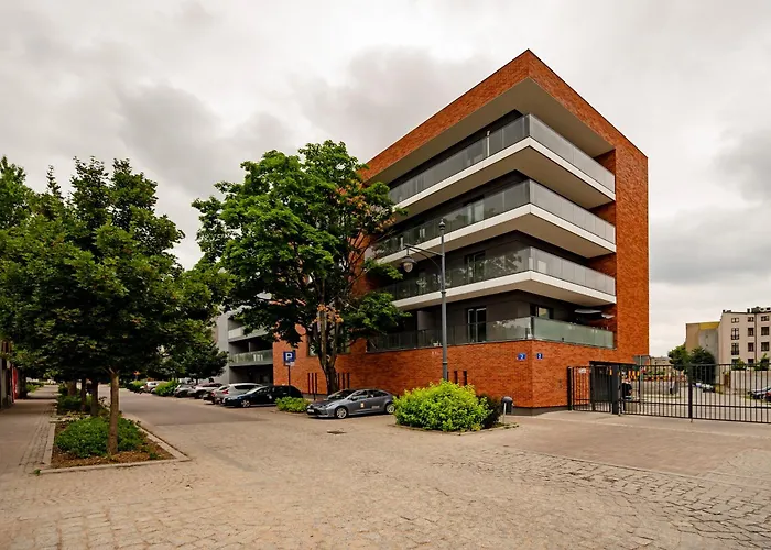 Daire Pogonowskiego Beige By Bookinghost Łódź